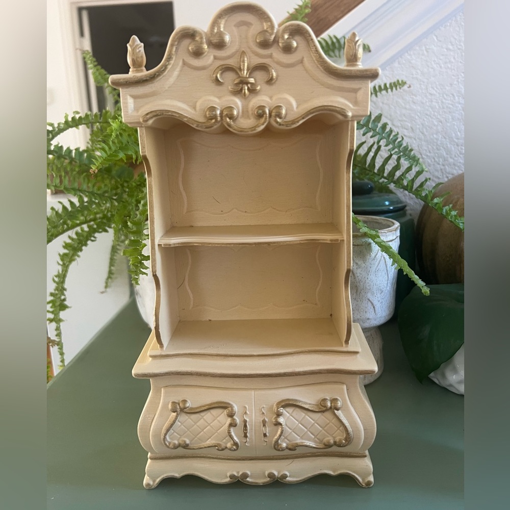 Vintage 1960’s Suzy Goose Barbie Doll French Provincial  Hutch China Plastic